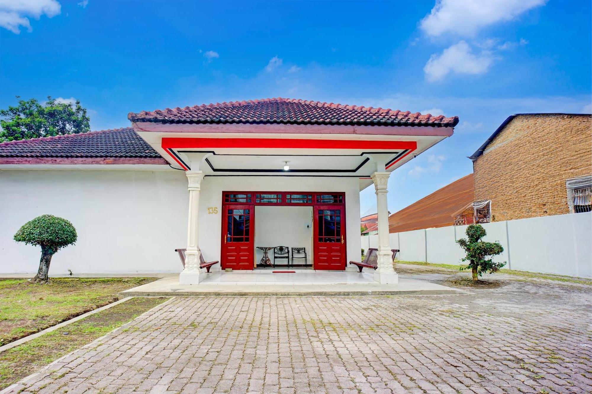 Hotel O Krakatau Near Universitas Muhammadiya Sumatra Utara Umsu Medan Exterior photo